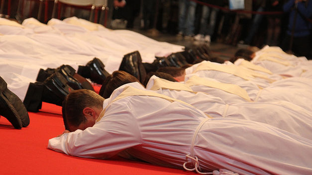 Ordenacion-sacerdotes-Legionarios-Cristo_TINIMA20121218_0141_19
